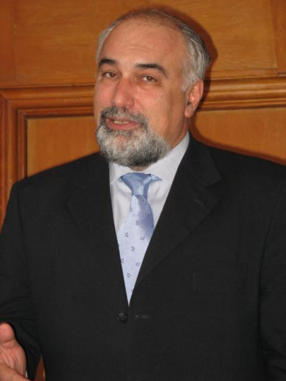 Vosganian:: Consumatorii trebuie protejați, deși prețul gazelor este legat de cotațiile internaționale