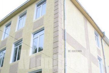 Școala din Moara Nica, locul de unde a căzut tânărul