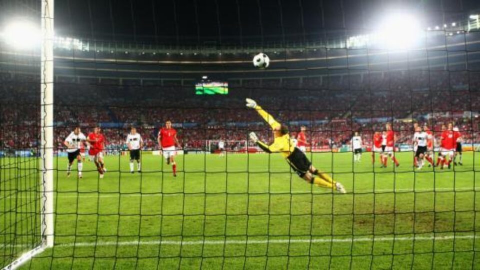 Supergolul marcat de Ballack a dus Germania în sferturi