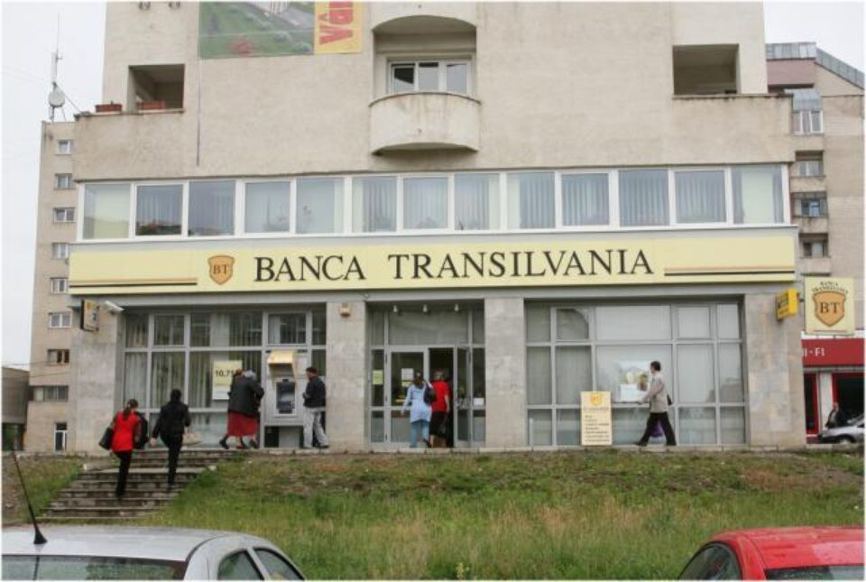 Inconștiență: A dispărut cu 52.000 de euro din banii Băncii Transilvania