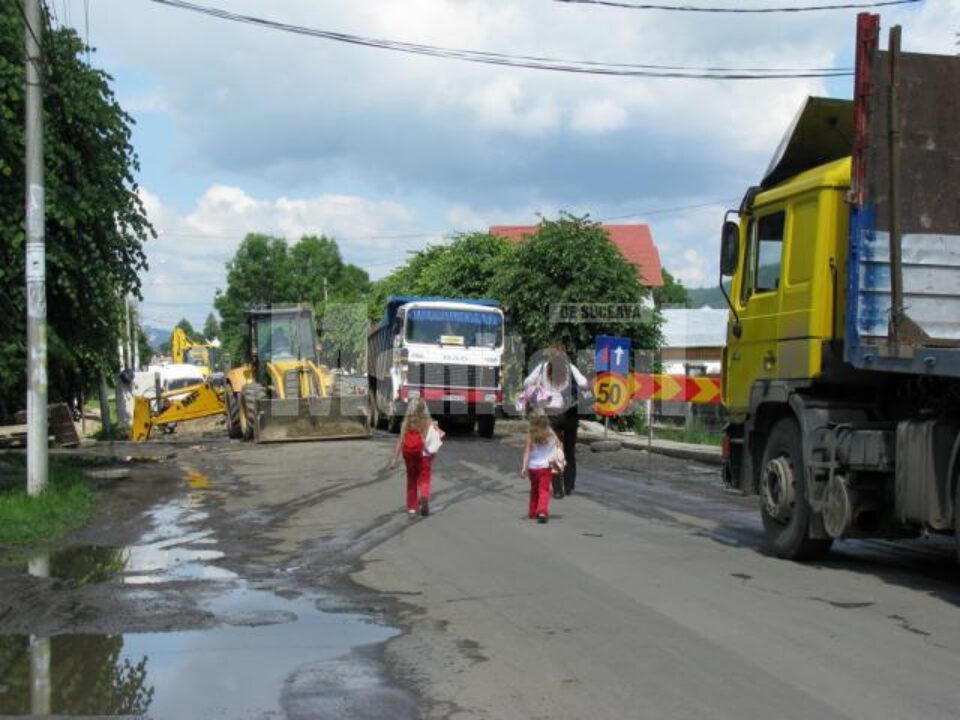 Drum național blocat de lucrători pasivi și utilaje defecte