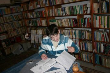 Cătălin sta zilnic ore întregi in biblioteca penitenciarului