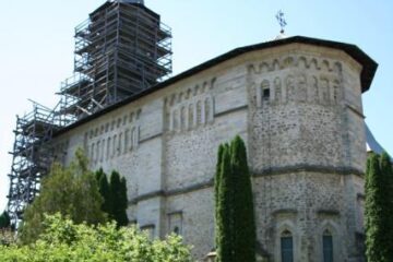 La hramul mănăstirii Dragomirna