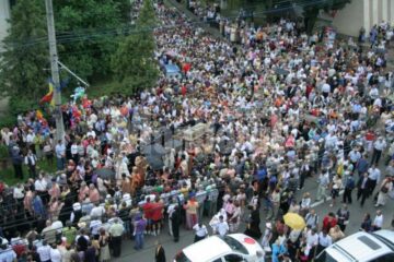 Hramul Sucevei: Mitropolitul Moldovei, la prima mare slujbă arhierească după întronizare