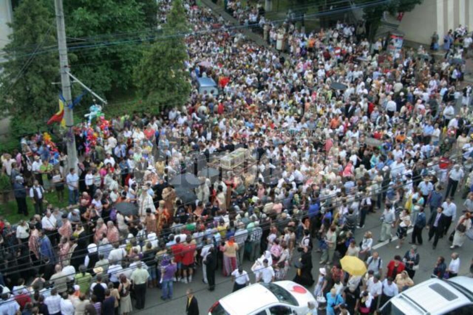 Hramul Sucevei: Mitropolitul Moldovei, la prima mare slujbă arhierească după întronizare Hramul Sucevei: Mitropolitul Moldovei, la prima mare slujbă arhierească după întronizare