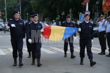 Eveniment: Peste o mie de suceveni au participat la sărbătorirea Zilei Drapelului