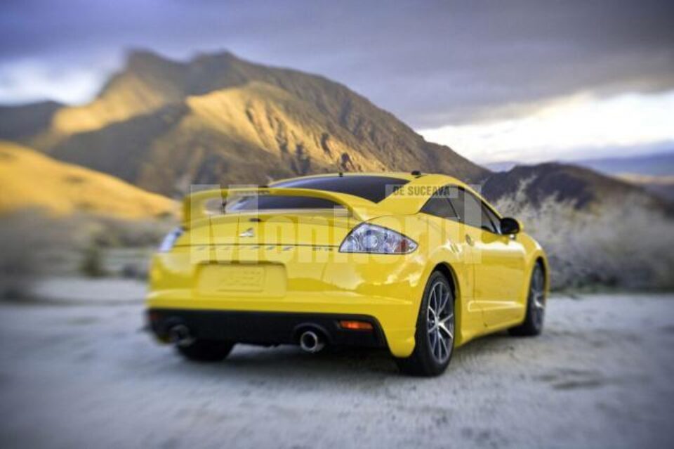 Mitsubishi Eclipse Coupe 2010