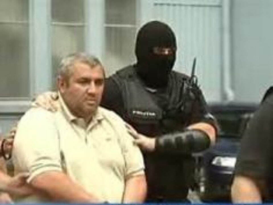 Sile Pietroi s-a predat polițiștilor, după ce instanța a decis arestarea sa