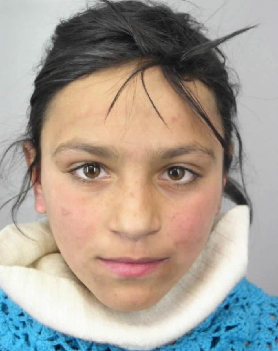 Minoră dispărută: Căutată de părinți cu ajutorul poliției