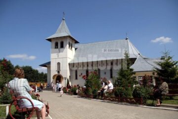Să iubim pe tot omul din suflet, dar să ne punem nădejdea numai în Dumnezeu