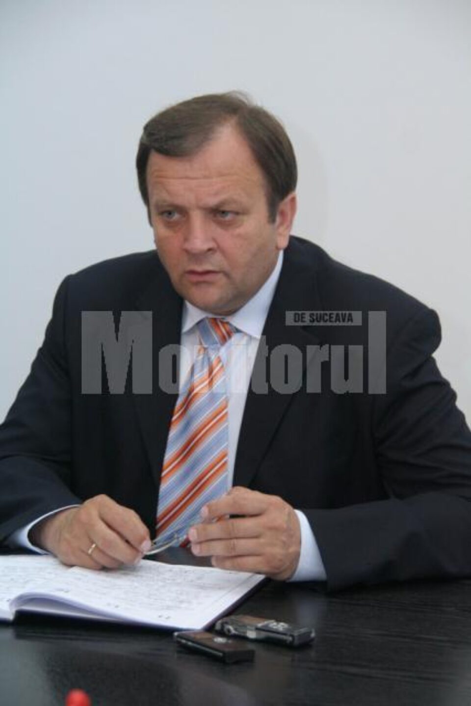 Pe tușă: Doi dintre oamenii lui Mîrza la CJ Suceava s-au pensionat ieri