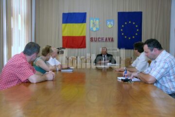 Reprezentanții unor partide au lipsit de la delimitarea colegiilor uninominale