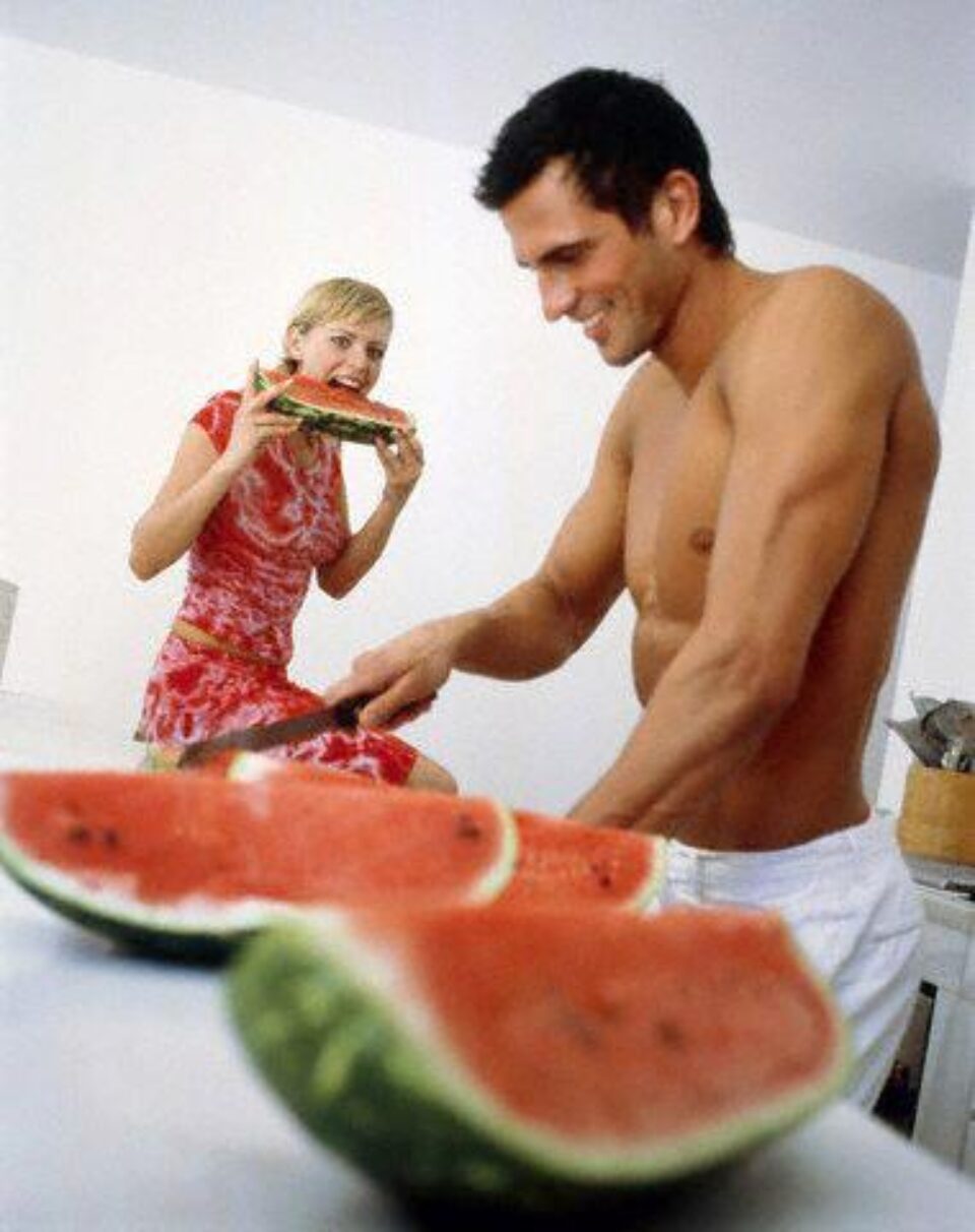 Pepenele roșu, benefic pentru tratarea disfuncțiilor sexuale masculine. Foto: ZEFA Pepenele roșu, benefic pentru tratarea disfuncțiilor sexuale masculine. Foto: ZEFA