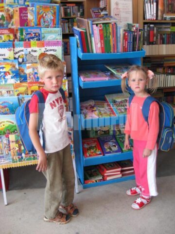 Sunt cam grele ghiozdanele