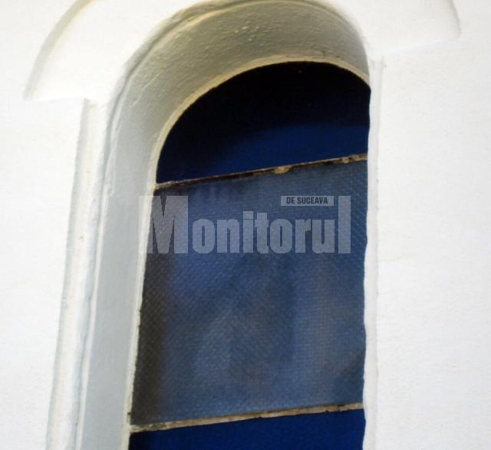 Fereastra unde s-a aratat chipul Mântuitorului Fereastra unde s-a aratat chipul Mântuitorului