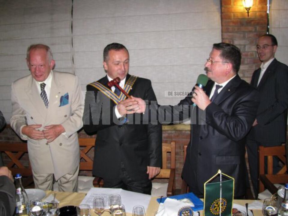 Vă salut pe toți, dragi prieteni Rotarieni împreună cu invitații noștri!