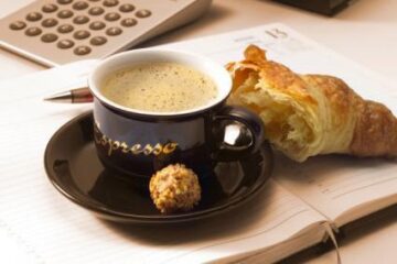 Un jurnal detaliat este o tehnică extrem de puternică în lupta cu greutatea. Foto: WESTEND