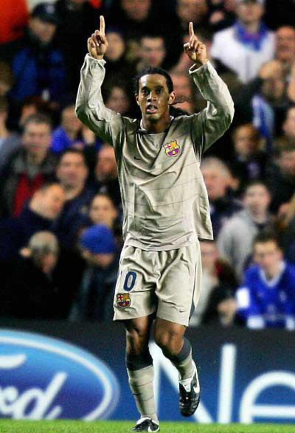 Ronaldinho s-a scuzat că a ajuns cu întârziere la AC Milan