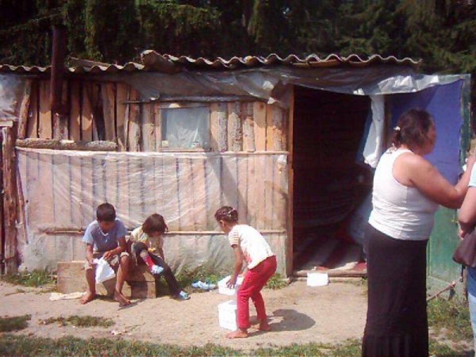 Copilărie într-un bordei din scânduri Copilărie într-un bordei din scânduri