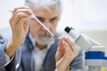 Cercetătorii au descoperit că boala Alzheimer ar putea fi tratată cu ajutorul nicotinei. Foto: CORBIS