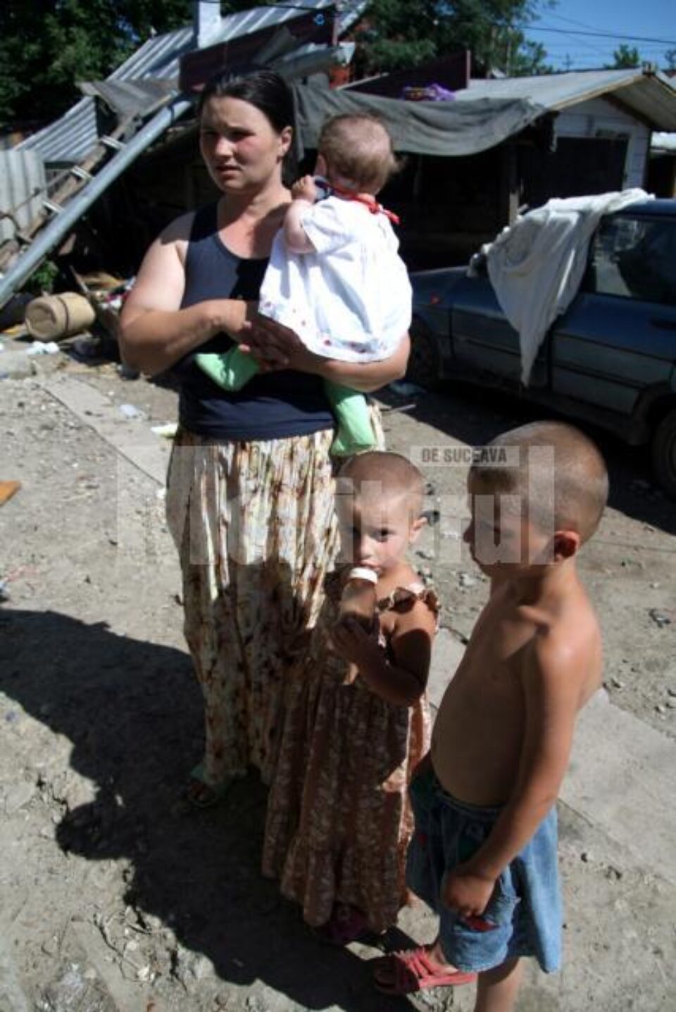 Elena Nicoleta Cîrjan și treidintre copiii ei