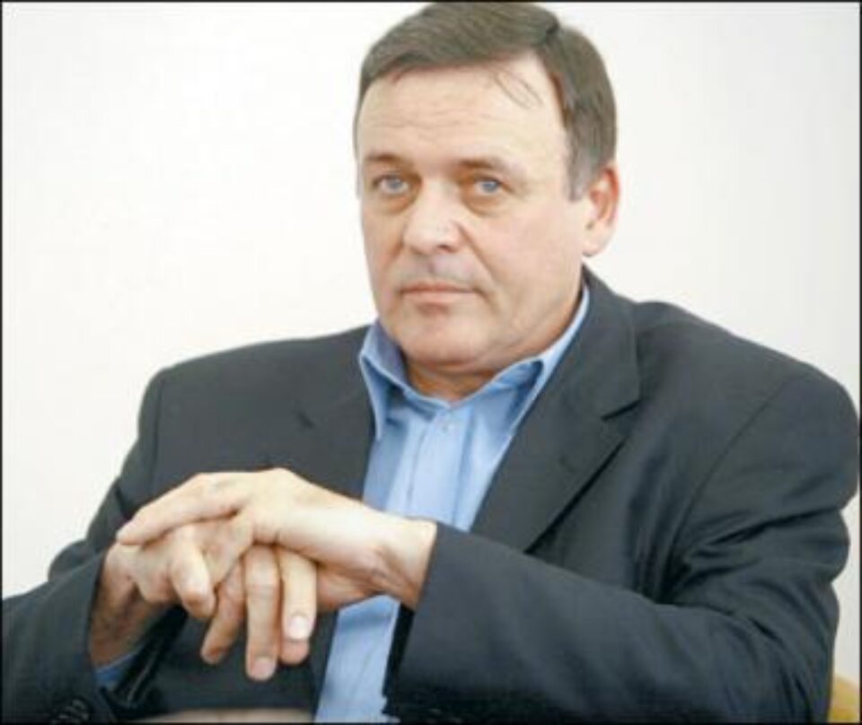 Secretarul general al LPF, Valentin Alexandru, a declarat, luni, într-o conferință de presă organizată la sfârșitul Adunării Generale, că arbitrii care vor oficia în viitoarea ediție a Ligii I vor fi delegați de Comisia Centrală a Arbitrilor (CCA)