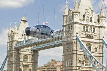 Insignia a aterizat la Londra