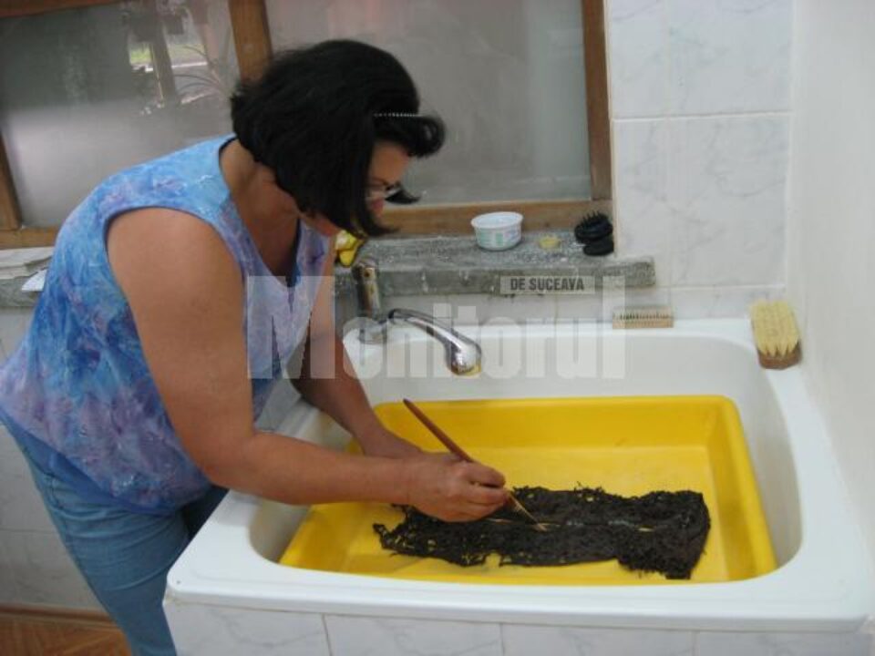 Textile arheologice, în procesul de restaurare