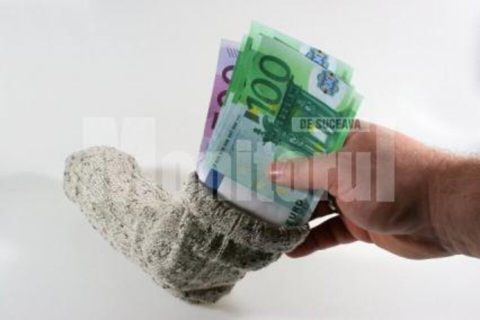Riscul stagnării creșterii economice sau chiar al recesiunii se adaugă celui legat de inflație Foto: PROFIMEDIA