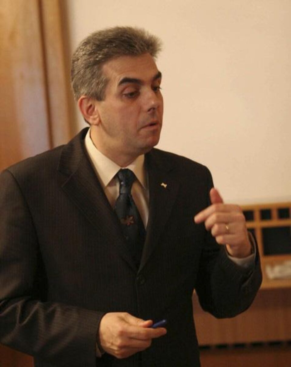 Eugen Nicolăescu a anunțat că a evaluat situația aprovizionării farmaciilor cu medicamente Foto: GANDUL.INFO Eugen Nicolăescu a anunțat că a evaluat situația aprovizionării farmaciilor cu medicamente Foto: GANDUL.INFO