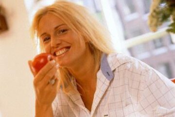 Specialiștii recomandă să consumați fructele întregi Foto: ZEFA