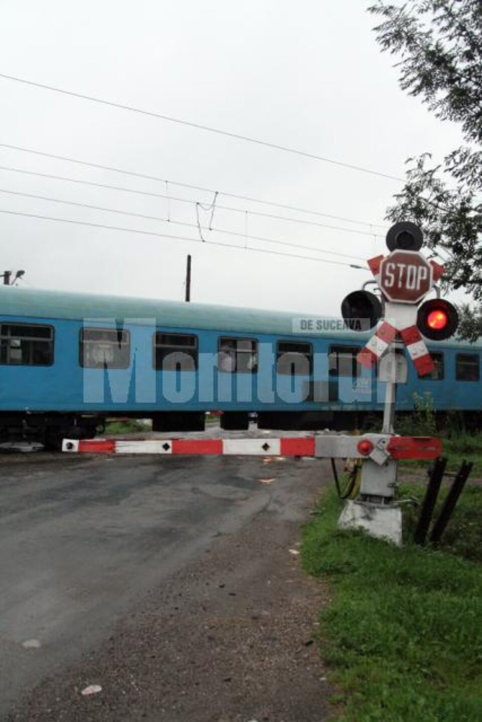 Din cauza inundațiilor, unele trenuri au fost anulate, iar altele au restricții de viteză Din cauza inundațiilor, unele trenuri au fost anulate, iar altele au restricții de viteză