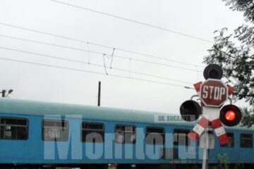 Din cauza inundațiilor, unele trenuri au fost anulate, iar altele au restricții de viteză