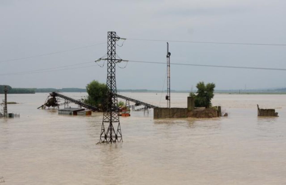 Codul roșu a fost prelungit pentru râul Siret și pentru râul Prut. Foto: MEDIAFAX