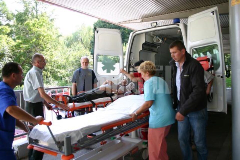 Omul de afaceri a fost adus, ieri dupa-amiaza, la Spitalul Judetean Suceava. Foto: Sergiu RUSU