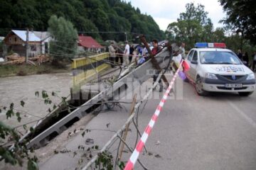 Drumuri blocate: Dificultăți în alimentarea cu energie electrică a consumatorilor din zona Brodina - Falcău