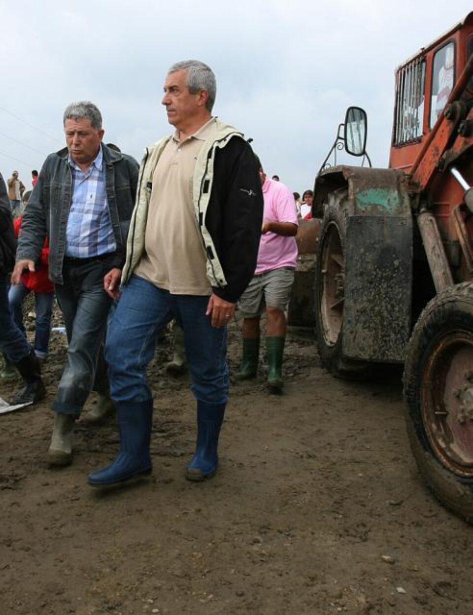 Tăriceanu: "Am exemple de personalități locale care se agită mult, dar nu fac nimic, creează panică și se ocupă de presă”. Foto: CAPP