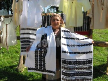 Eufrosina Pahomi, cusătoreasă din Arbore