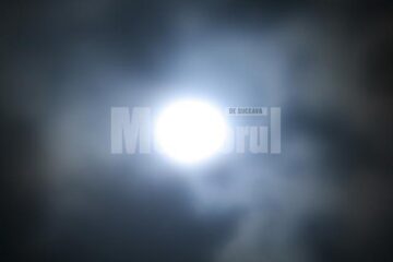 Eveniment: Eclipsa de soare, văzută de zeci de suceveni de la Observatorul Astronomic