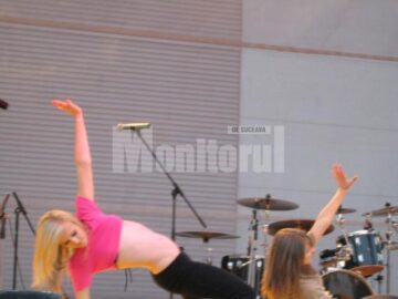 Fetele de la Hands Up