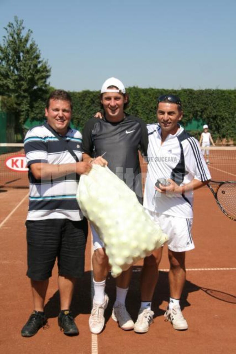 Andrei Pavel alături de președintele CS Select, Costel Chelaru,-dreapta și antrenorul Mihai Pop
