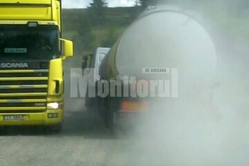 DN 17, între Câmpulung Moldovenesc și Vatra Dornei, un drum cu vizibilitate redusă din cauza prafului
