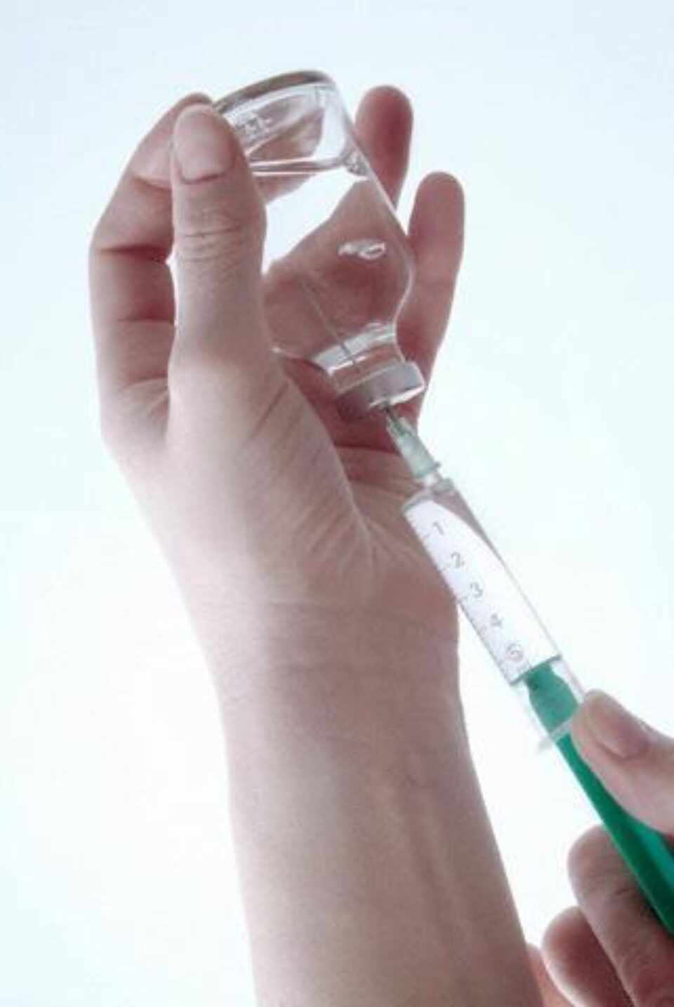 Injecțiile cu doze mari de vitamina C ar putea reduce evoluția tumorilor canceroase. Foto: CORBIS