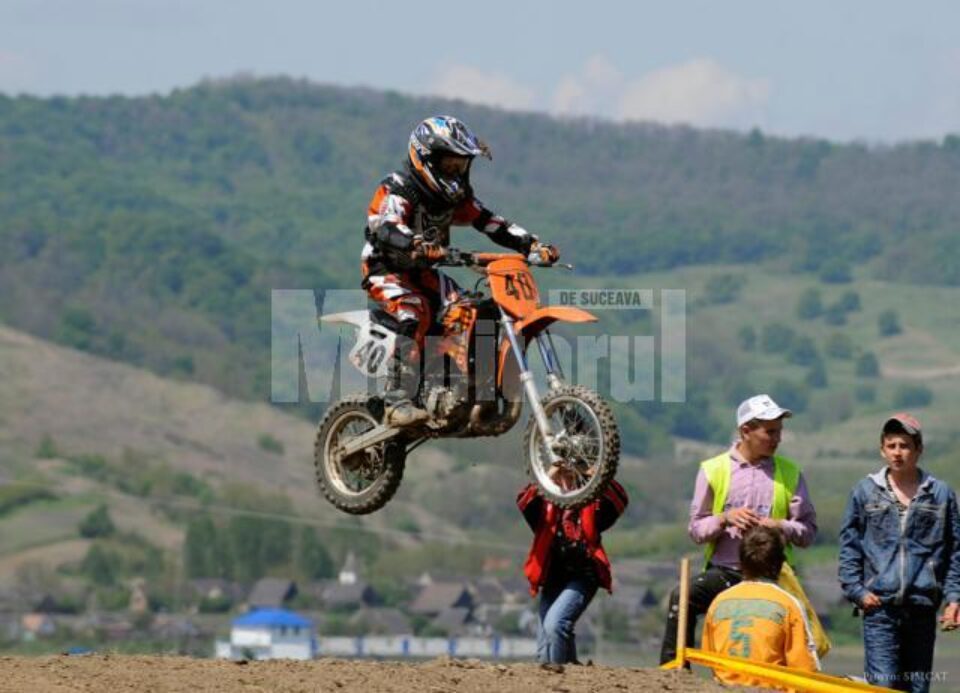 Motocrosul, un sport costisitor și periculos Motocrosul, un sport costisitor și periculos