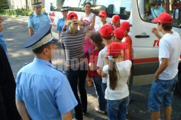 14 copii din Maramureș, găzduiți de jandarmii suceveni