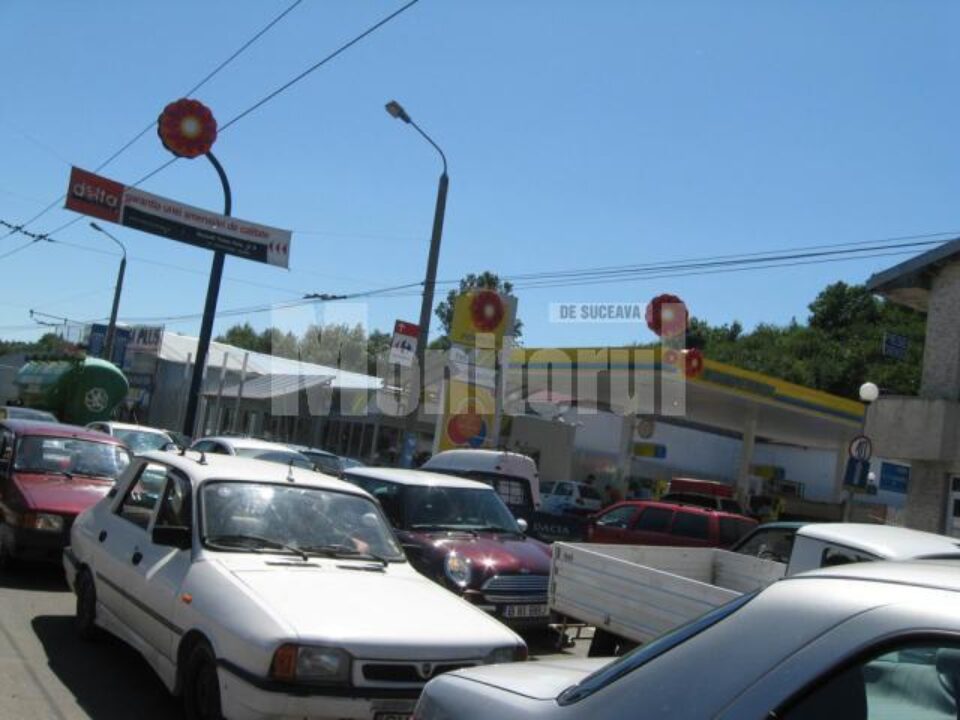 Măsuri: Prefectura impune ridicarea mașinilor parcate ilegal în Suceava