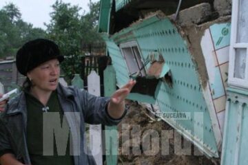 Bani: Pentru casele afectate, Guvernul dă materiale și plătește manopera reconstrucției