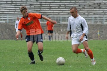 Vlad Leuciuc (stânga) și Bogdan Pantea (dreapta) ar putea fi colegi la Rapid CFR Suceava
