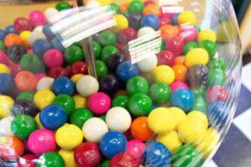 Produsele care coloranți artificiali ce dau hiperactivitate la copii ar putea avea etichete speciale. Foto: ALAMY