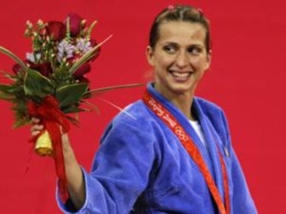 Premiu meritat: Vine mașina pentru campioana olimpică Alina Dumitru!